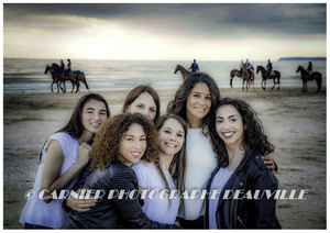 cheveaux sur la plage de deauville