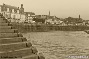 Trouville Deauville La mairie, le port,l'église, la halle aux poissons