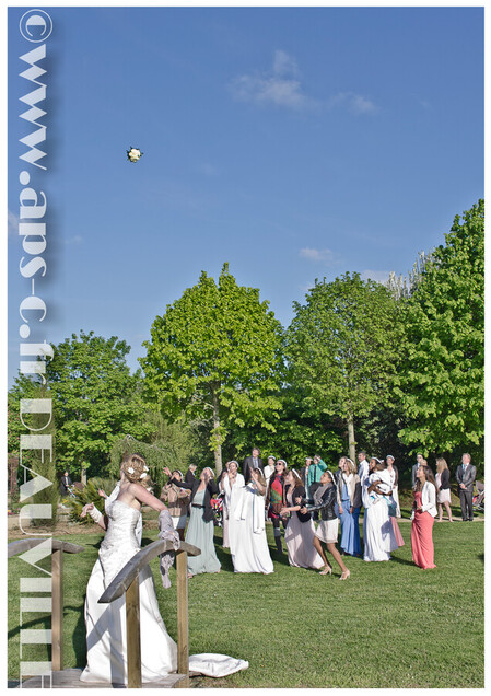 mariage lancer du bouquet