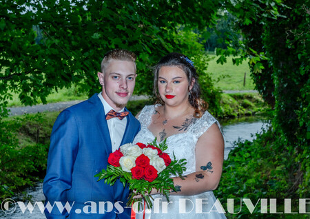 mariage au bord de la rivi&egrave;re