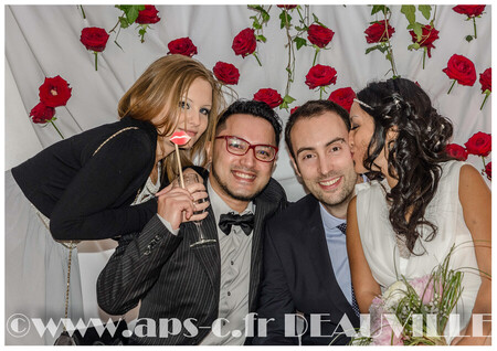 photo avec les invit&eacute;s mariage