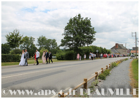 photo cort&egrave;ge des mari&eacute;s