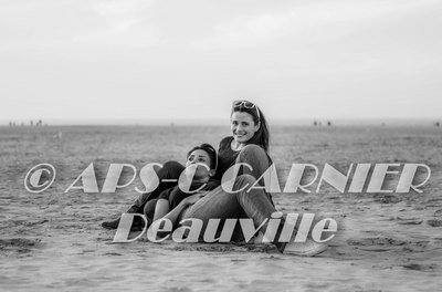 deux amies sur la plage